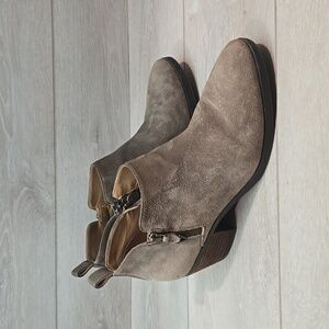 Vionic Women Cecily Waterproof Ankle Leather Heels Boots shoes sz 10